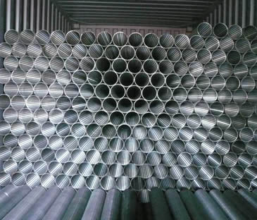 Many wedge wire filter elements bulks in container